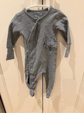 Mac and moon 9m Baby Grey dog Footed One-Piece Romper